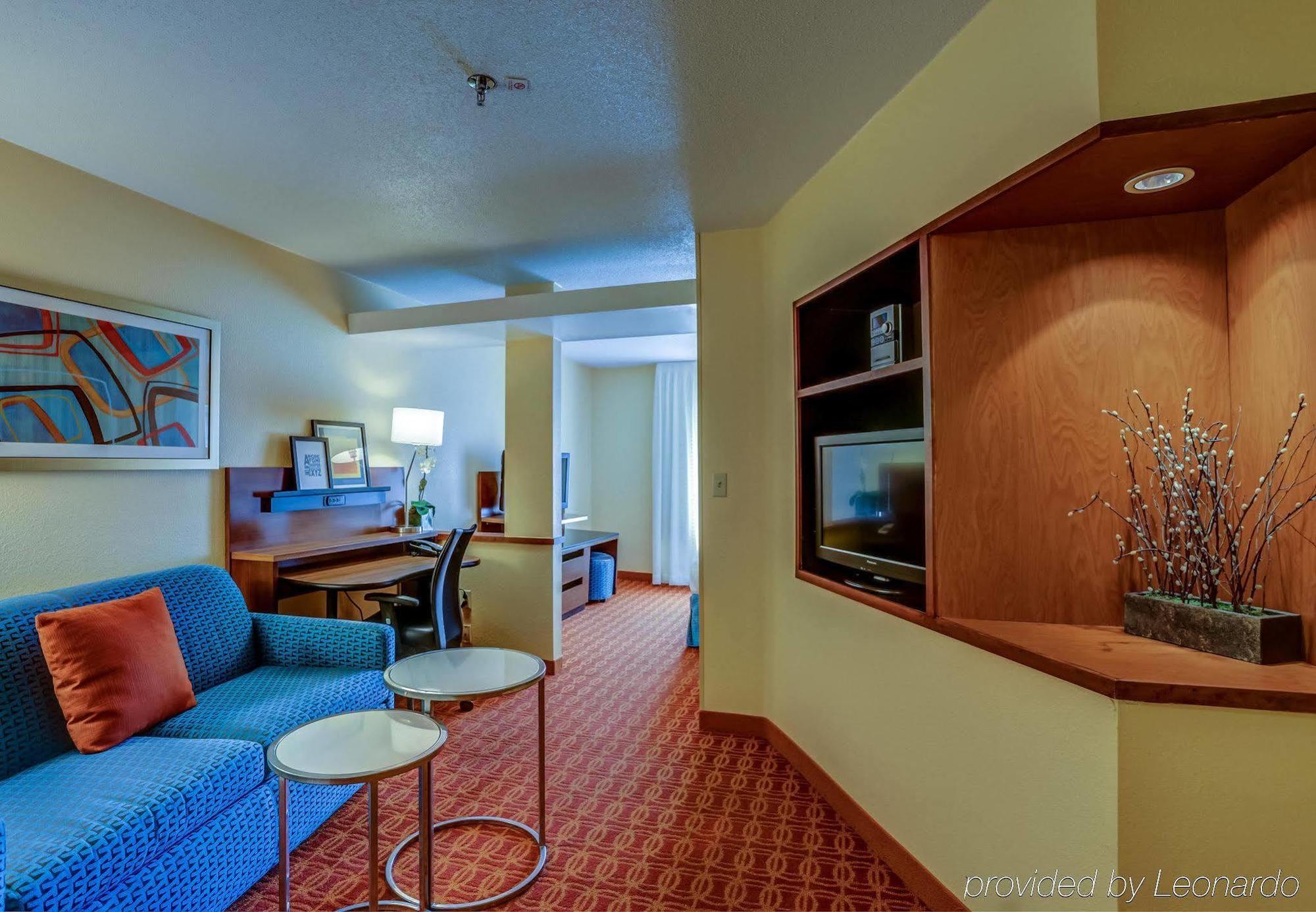 Comfort Inn & Suites Memphis Exterior photo